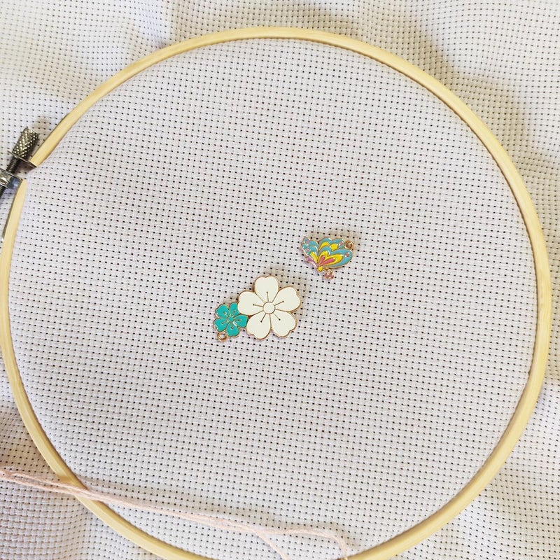 ESWEUOOM 2 Pieces Flower Butterfly Needle Minders, Women Magnetic Needle Nanny Keeper, Cute Cross Stitch Embroidery Needlepoint Needlework Accessories Set for Sewing Needle and Pin Holders (Blue) - Image 4